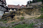 Küstennahe, marine Neokom-Sandsteine mit Trümmereisenerz-Konglomeraten der Quedlinburg-Formation (Hauterivium–Barremium) am Schlossberg Quedlinburg; Subherzynes Kreidebecken. © Birgit Niebuhr