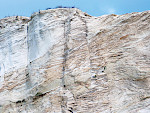 Die fluviatil-limnischen Quarzsande der Walbeck-Formation (Münster-Gruppe, Untermaastrichtium) im Geopunkt Kiesgrube Uhry/Niedersachsen fallen mit 20–30° zum Diapir Beienrode hin ein. © Carmen Heunisch