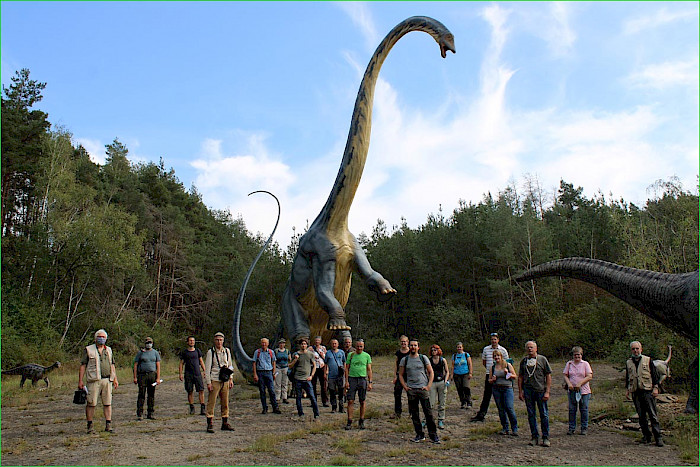 SKS-Exkursion "kontinentales Berriasium im Weserbergland" von Mitgliedern und Gästen im Dino-Park Münchehagen anläßlich der Jahrestagung 2020 in Obernhausen.